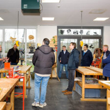 Sponsoring schoolbus Aloysiusschool | Brabant Deur