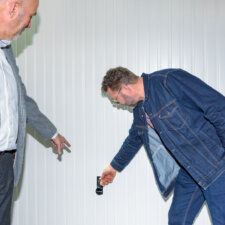 Bart bekijkt de klassieker van Hörmann; Kanteldeur Berry | Brabant Deur