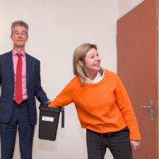 Trekking winnende lot van Jubileumactie door notaris Reijntjes | Brabant Deur