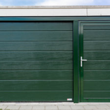 Woodgrain sectionaaldeur met loopdeur | Brabant Deur