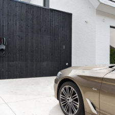 met hout beklede garagedeur | Brabant Deur